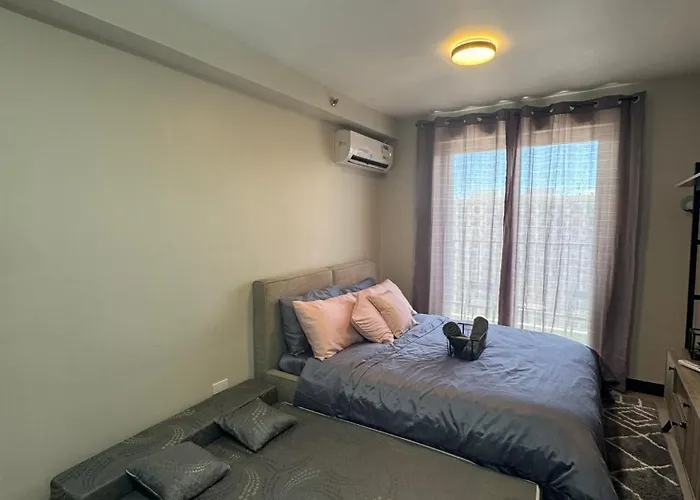 Cozy With Pool & Balcony Near Mactan Airport Leilighetshoteller